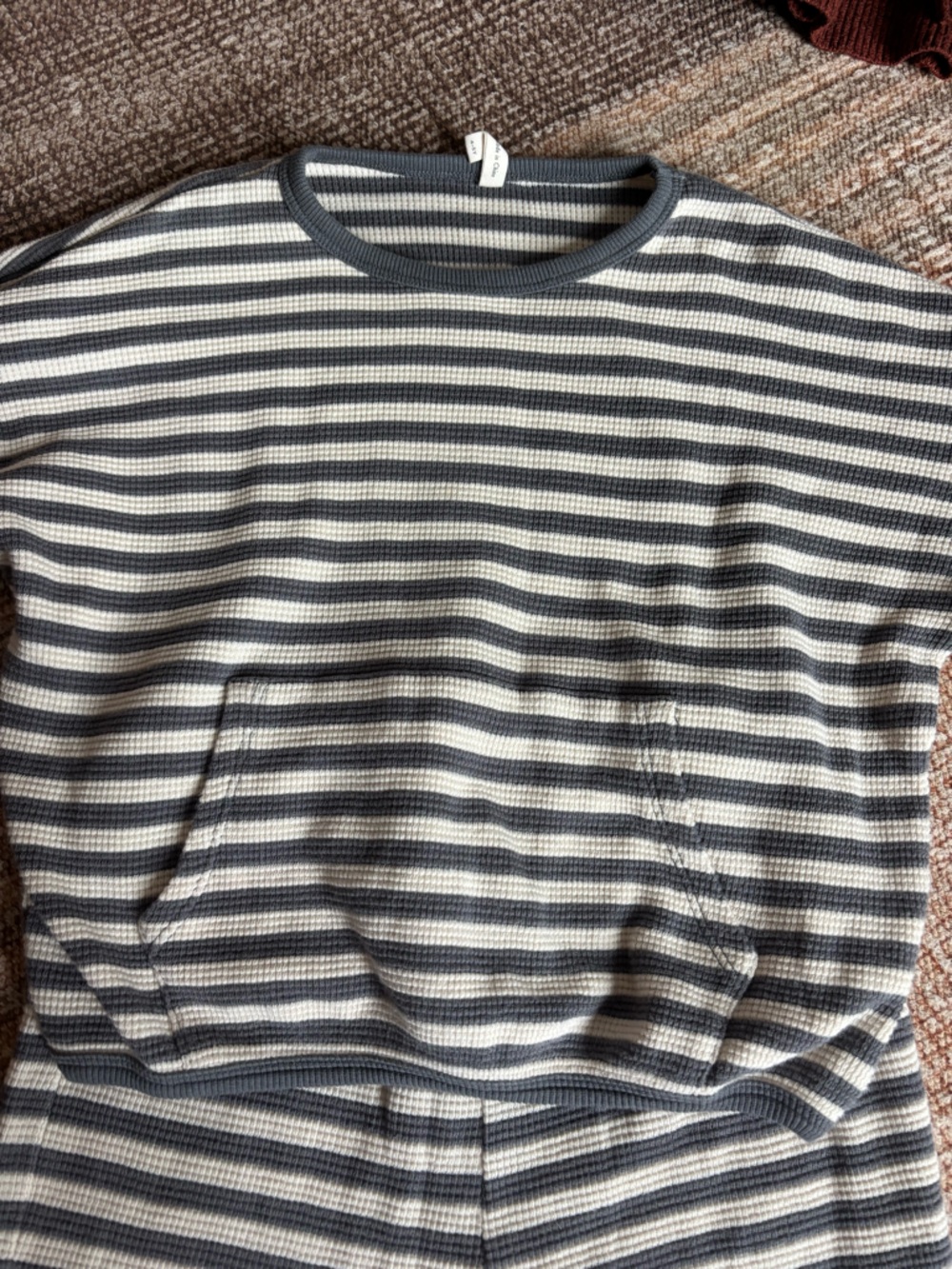 Quincy Mae thermal lounge set in gray and cream stripes - Picture 2 of 4